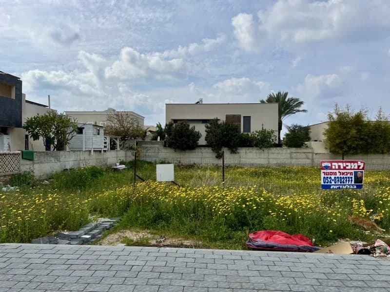 מגרש 600 מ"ר בברנע ב', רח' אחלמה