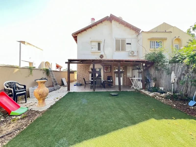 דו-משפחתי 5.5 חדרים בנווה נוי, נתיבות