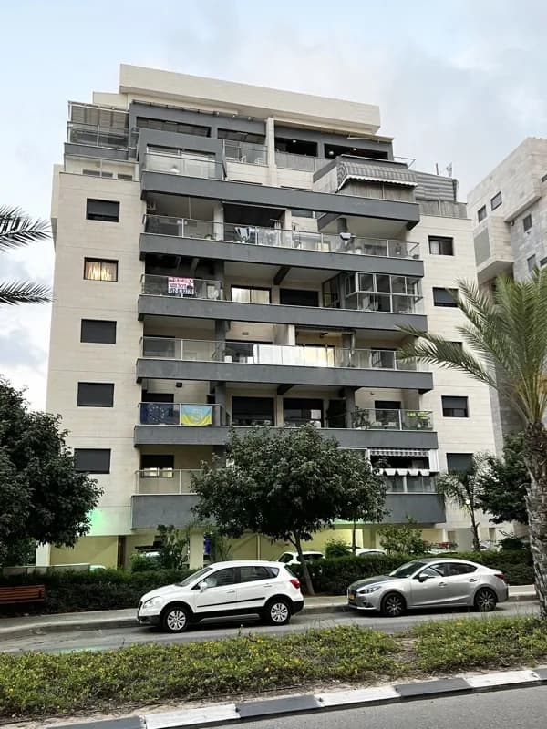 דירת 4 חדרים בברנע, רח' ביכורי ענבים