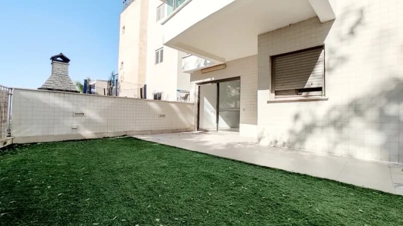 דירת גן 4 חדרים בברנע, רח' יצחק חכימי