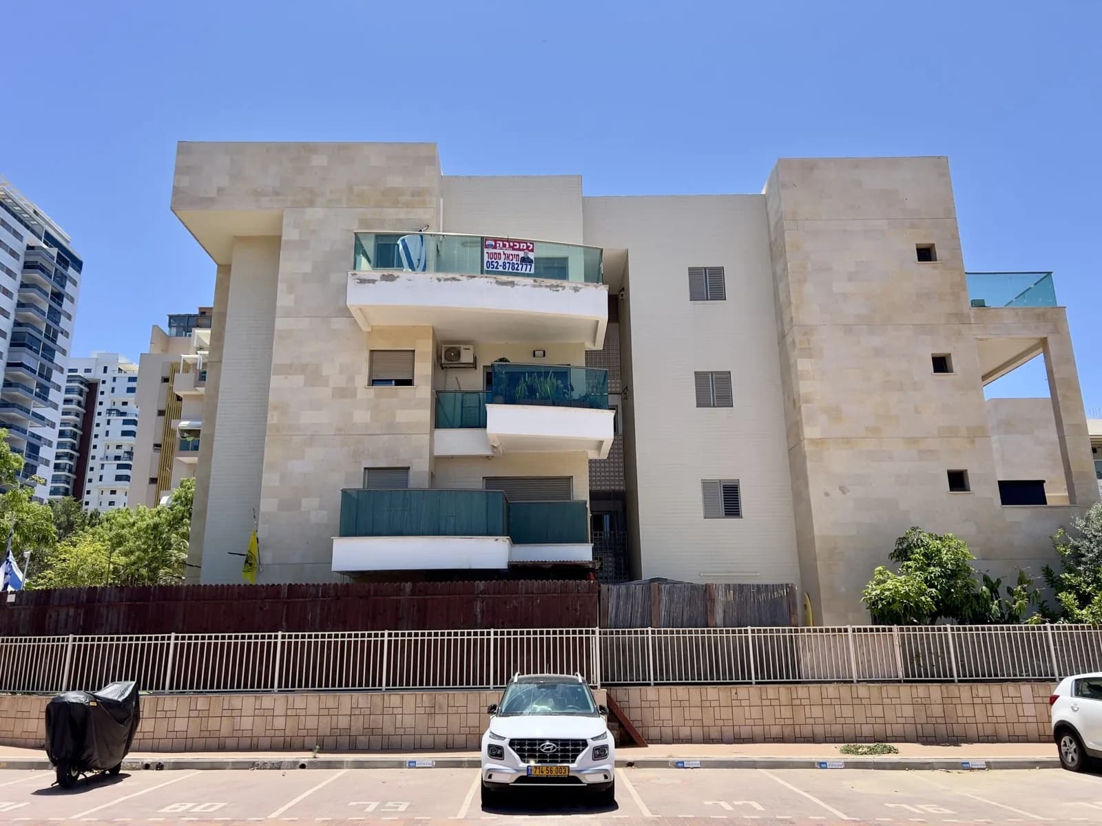 דירת 4 חדרים בברנע, רח' יצחק חכימי