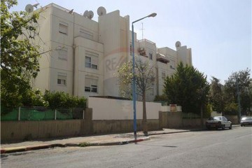 דירת 3 חדרים עם מרפסת שמש